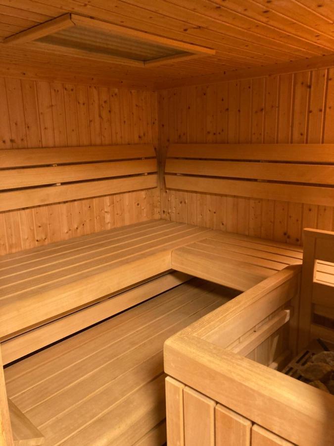 Haus Mit Sauna Und Privatem Badeteich In Anif Bei Salzburg Exterior photo